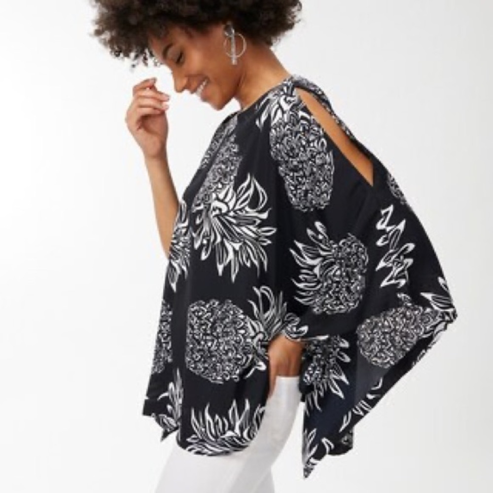 Chico’s Pineapple 🍍 Print Poncho